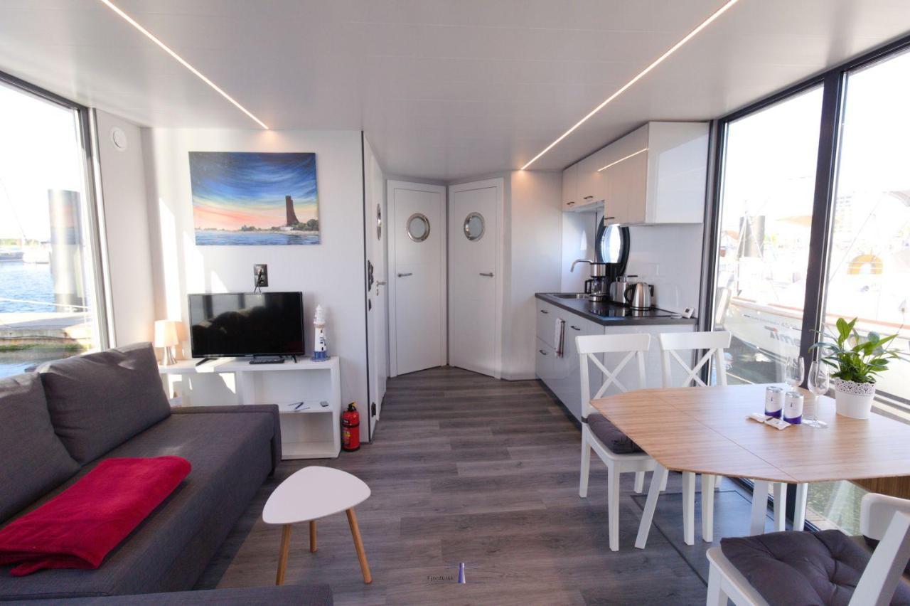 Hausboot Fjord Lacerta Mit Dachterrasse In Wendtorf Εξωτερικό φωτογραφία