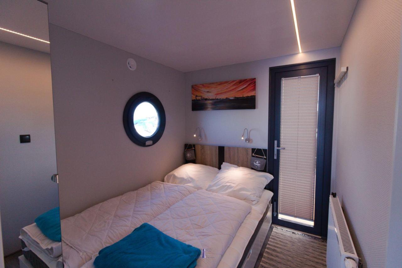 Hausboot Fjord Lacerta Mit Dachterrasse In Wendtorf Εξωτερικό φωτογραφία
